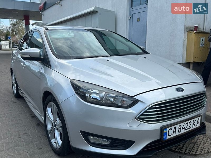 Седан Ford Focus 2015 в Смілі
