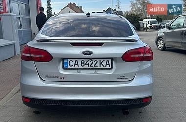 Седан Ford Focus 2015 в Смілі