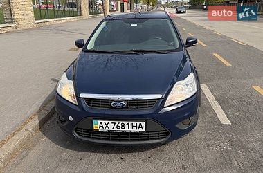 Хэтчбек Ford Focus 2011 в Виноградове