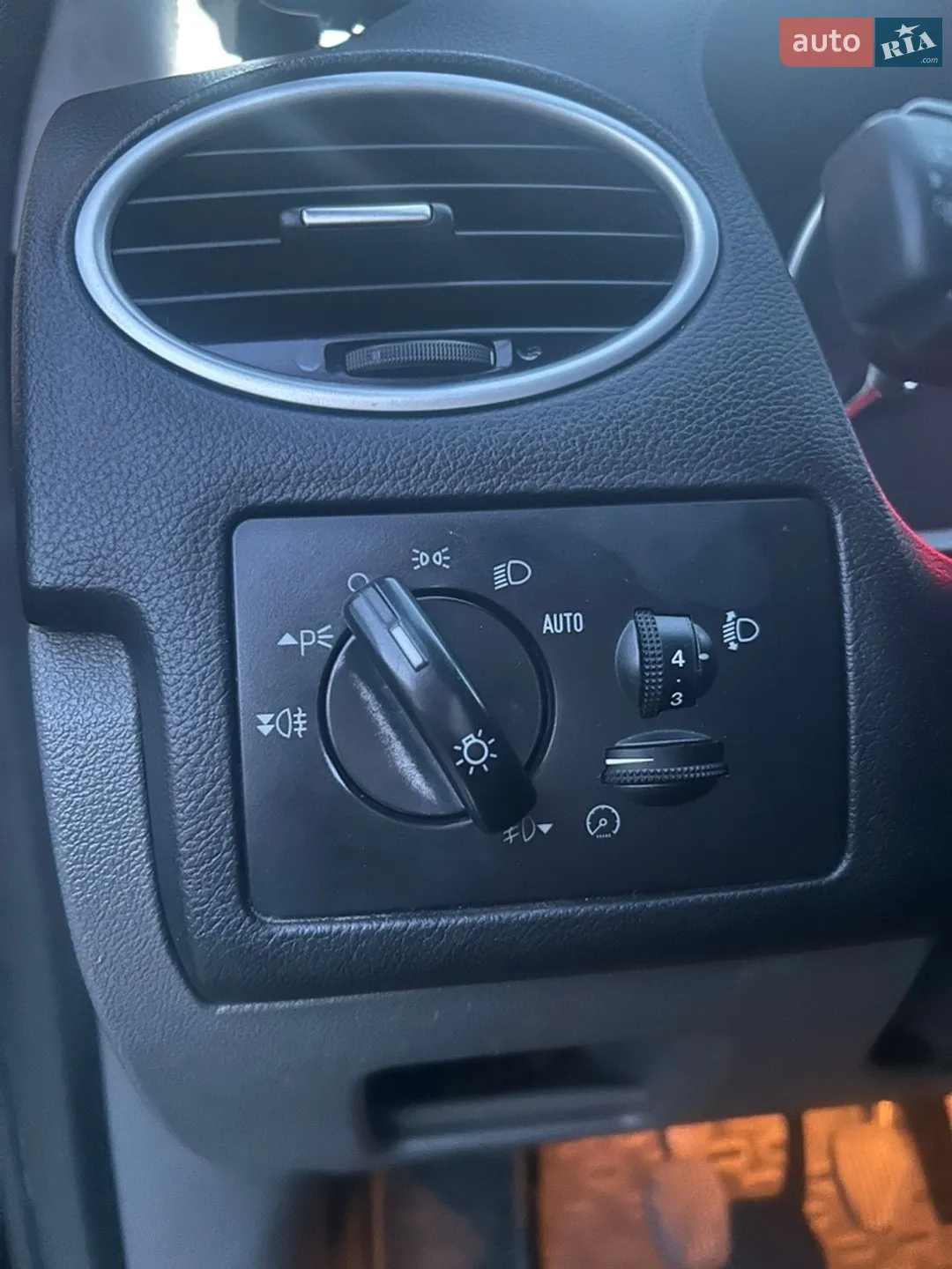 2010 Ford Focus - мініатюра 37