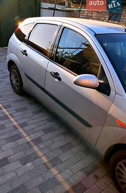 Хэтчбек Ford Focus 2000 в Бородянке
