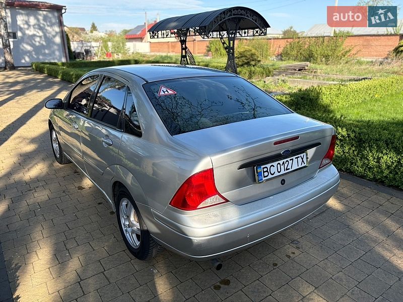 Седан Ford Focus 2001 в Городку