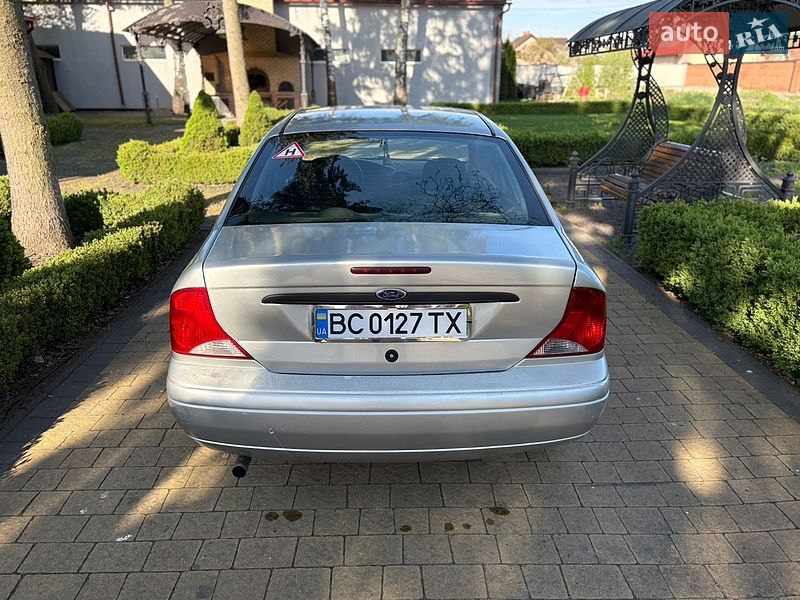 Седан Ford Focus 2001 в Городку