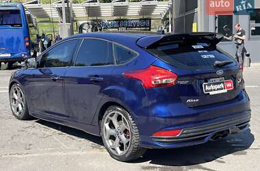 Хэтчбек Ford Focus 2016 в Киеве