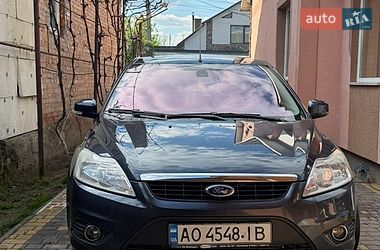 Хэтчбек Ford Focus 2010 в Тячеве