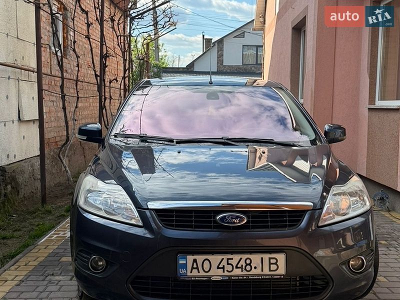 Хэтчбек Ford Focus 2010 в Тячеве