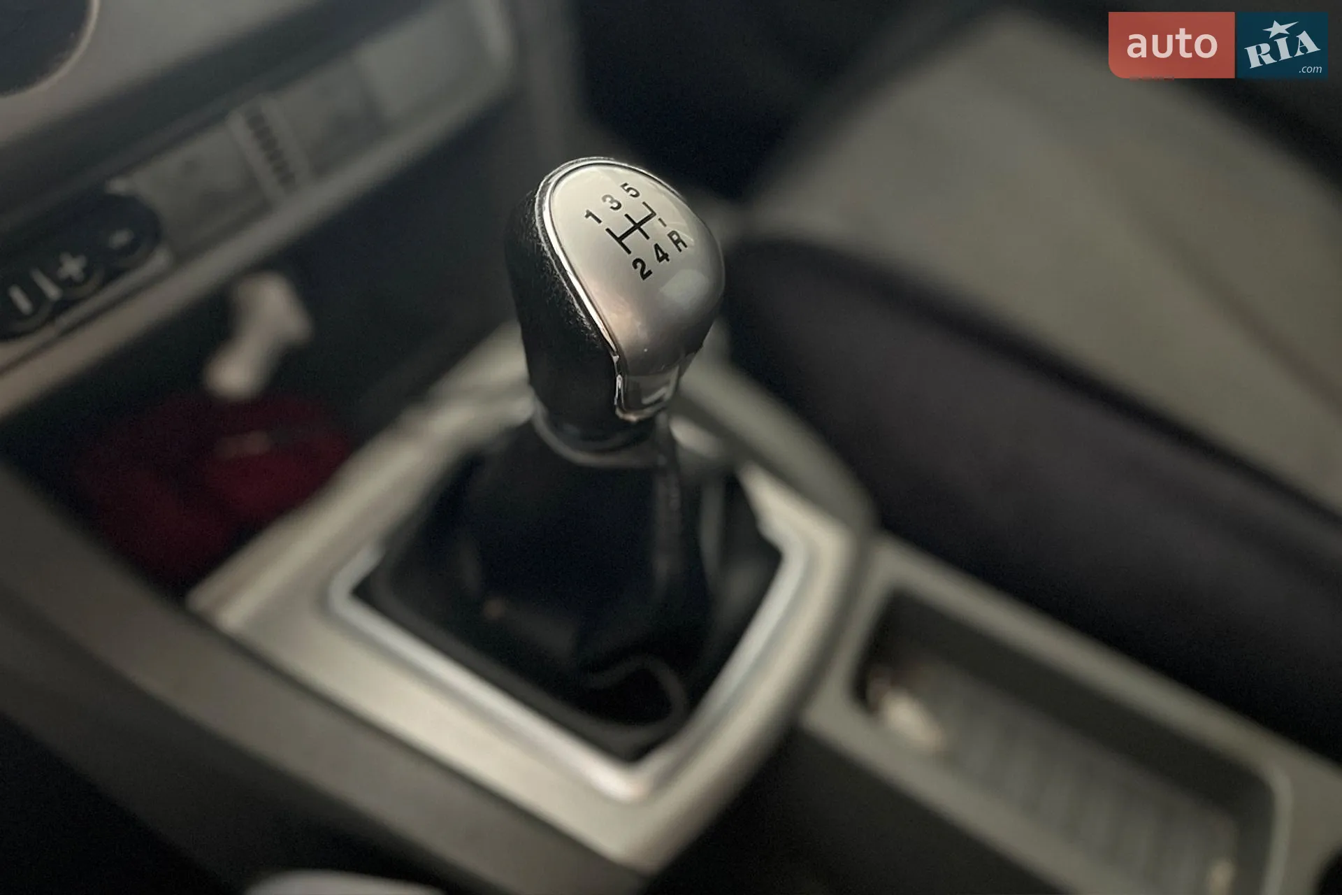 2010 Ford Focus - мініатюра 16