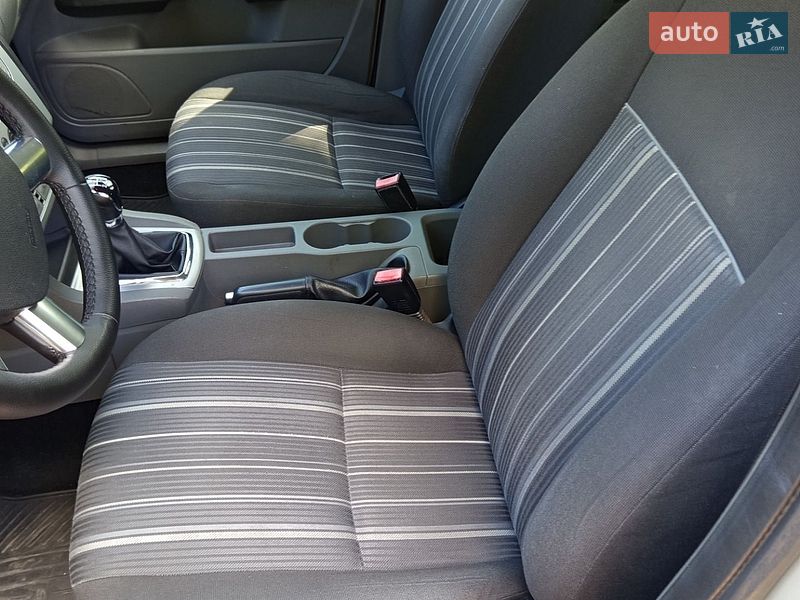 Хэтчбек Ford Focus 2008 в Калуше