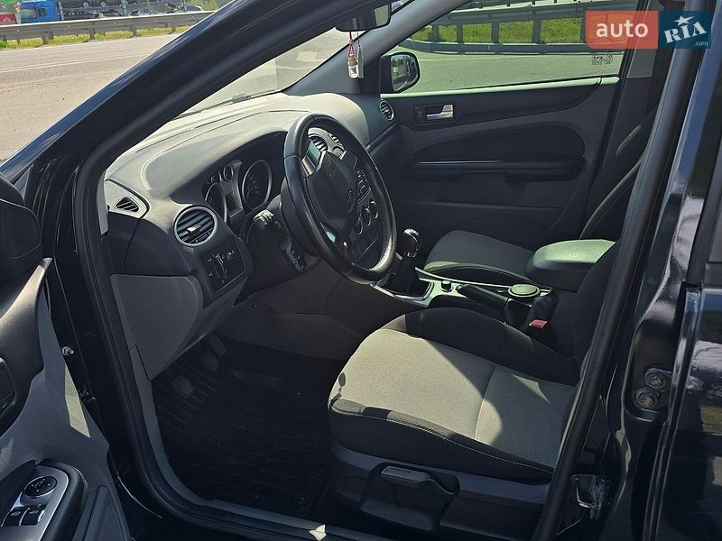 Хэтчбек Ford Focus 2010 в Полтаве