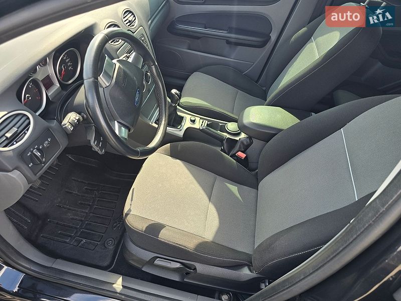 Хэтчбек Ford Focus 2010 в Полтаве