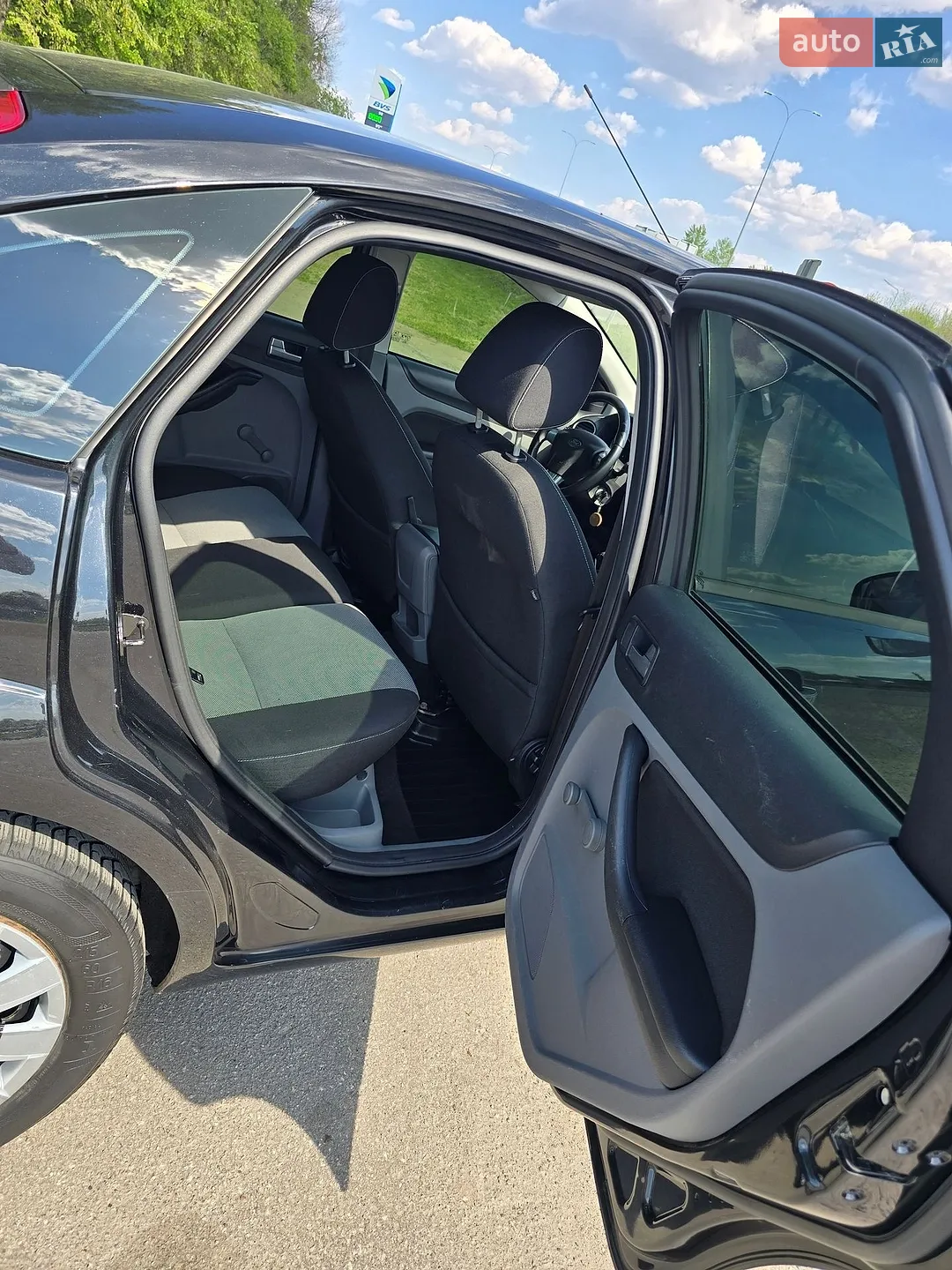 2010 Ford Focus - мініатюра 14