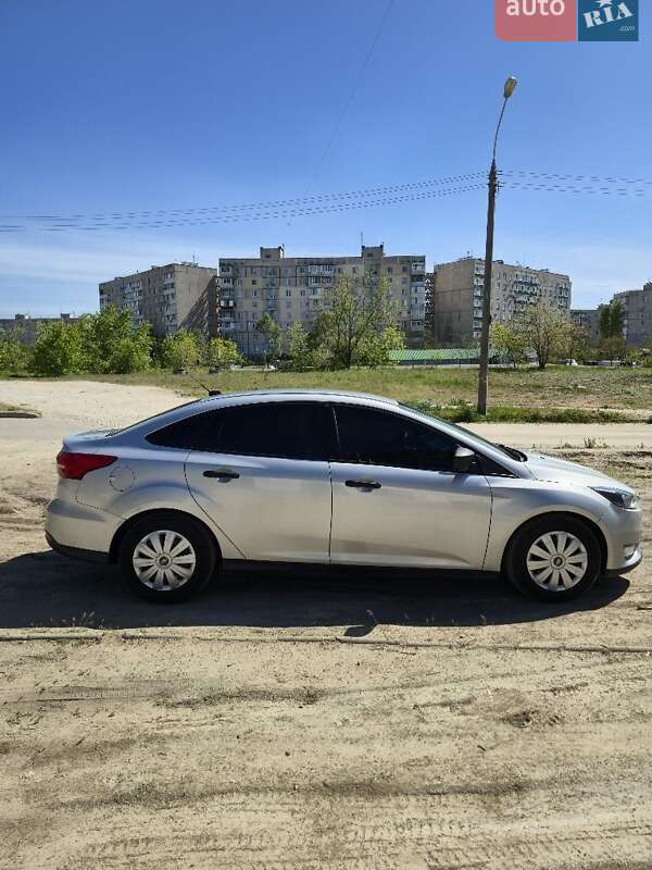 Седан Ford Focus 2015 в Запорожье