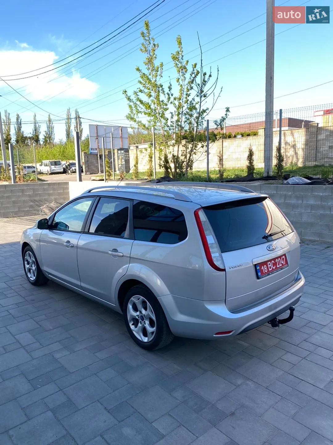 2010 Ford Focus - мініатюра 2