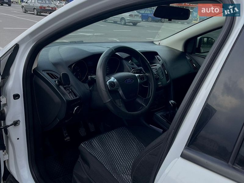 Хэтчбек Ford Focus 2012 в Каменец-Подольском