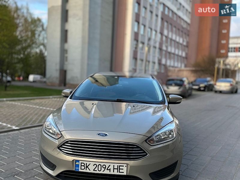 Седан Ford Focus 2015 в Ровно