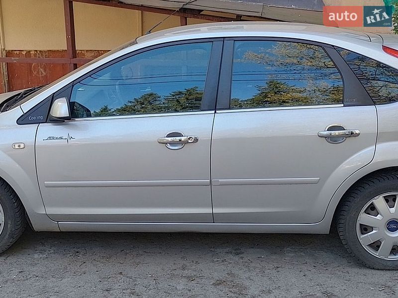 Хэтчбек Ford Focus 2004 в Чернигове