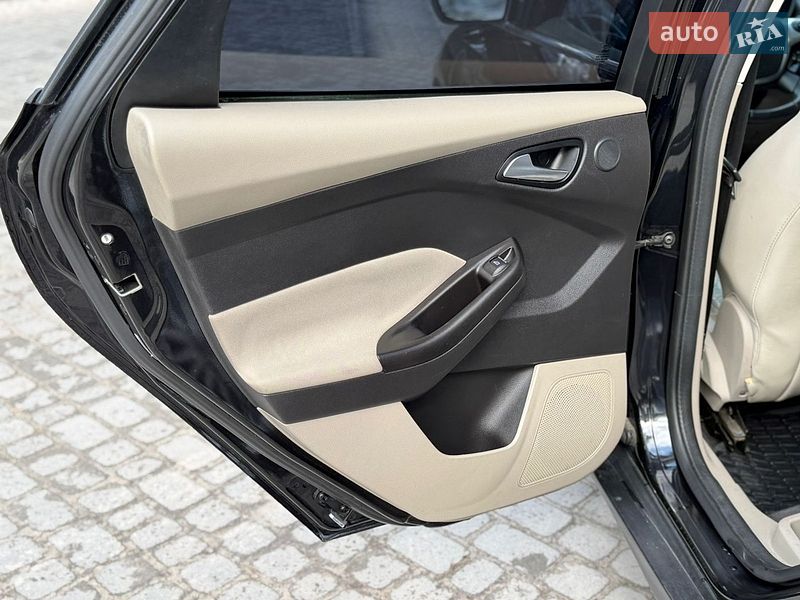 Хетчбек Ford Focus 2012 в Дрогобичі