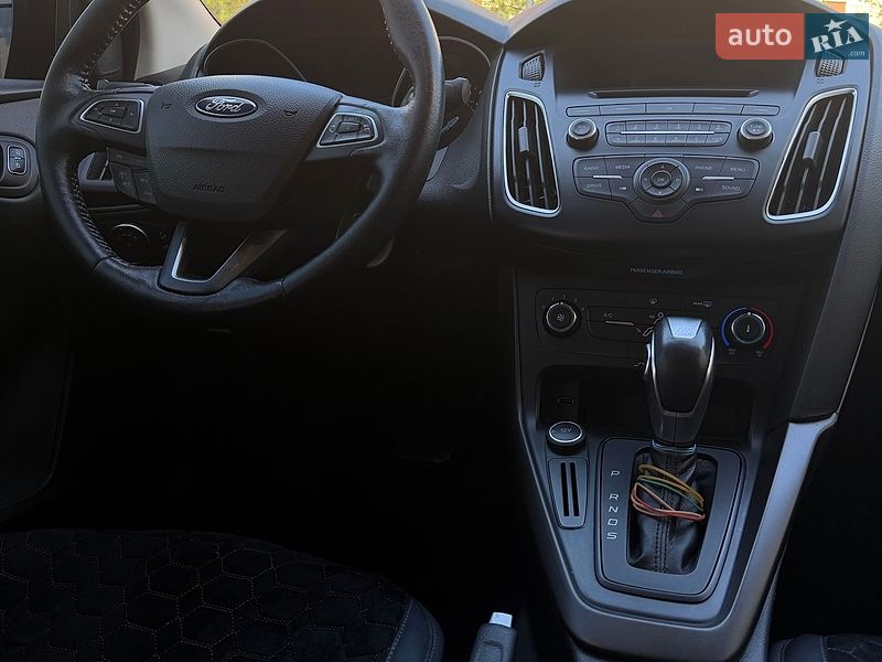 Седан Ford Focus 2015 в Дніпрі