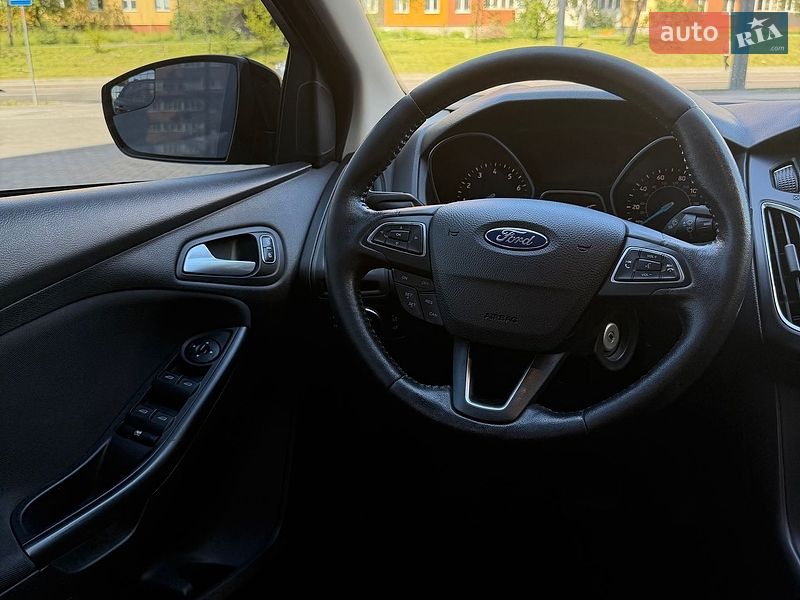 Седан Ford Focus 2015 в Дніпрі