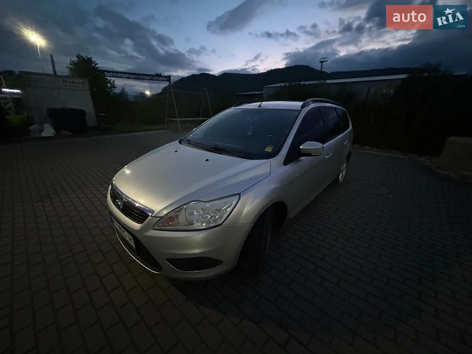 2010 Ford Focus - мініатюра 2