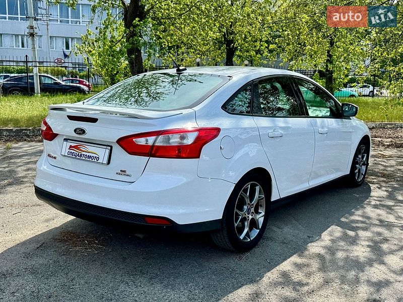 Седан Ford Focus 2014 в Киеве