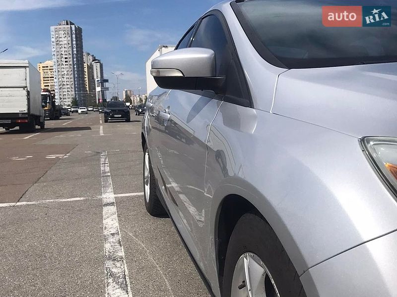 Седан Ford Focus 2013 в Киеве