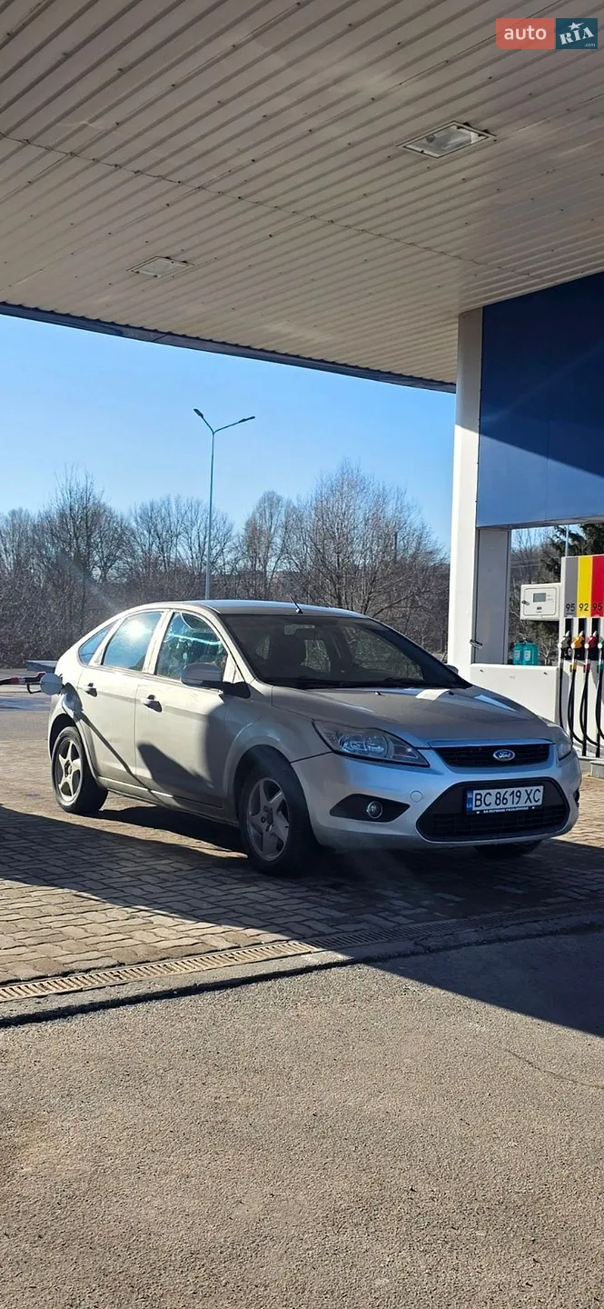 2010 Ford Focus - мініатюра 2