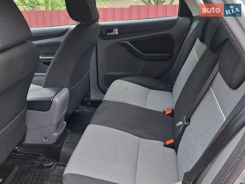 Хетчбек Ford Focus 2010 в Новомиргороді