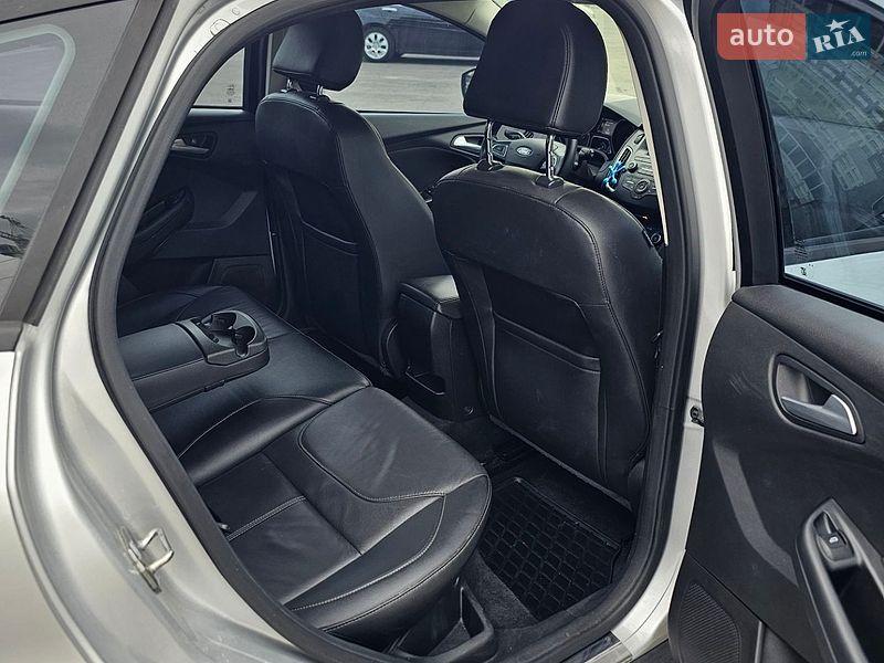 Хэтчбек Ford Focus 2014 в Киеве