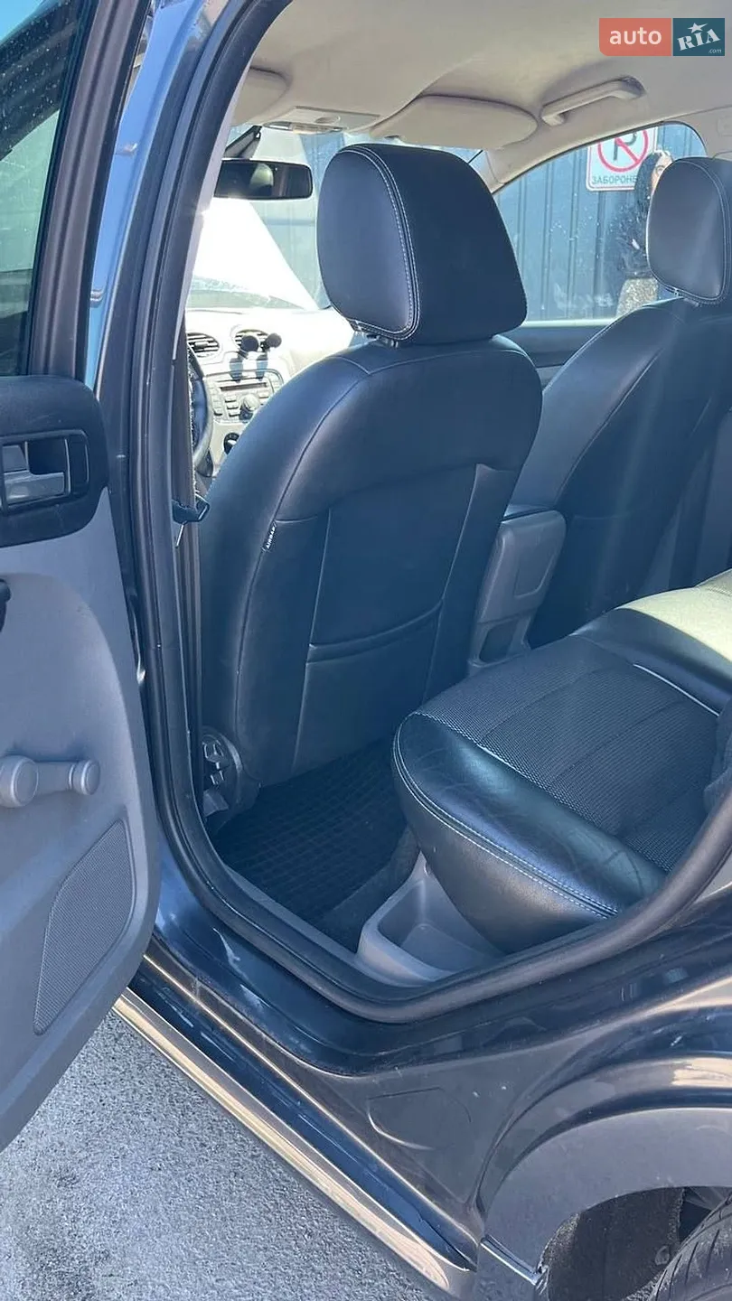 2010 Ford Focus - мініатюра 17