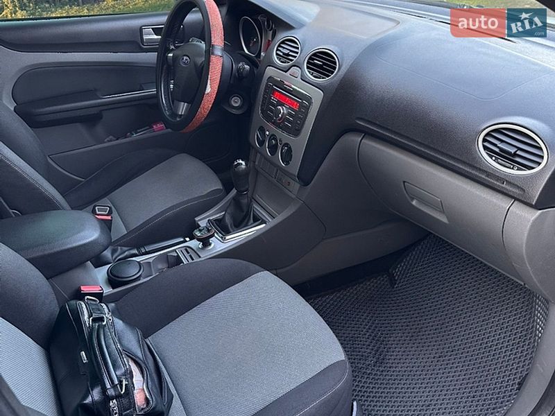 Хетчбек Ford Focus 2011 в Карлівці