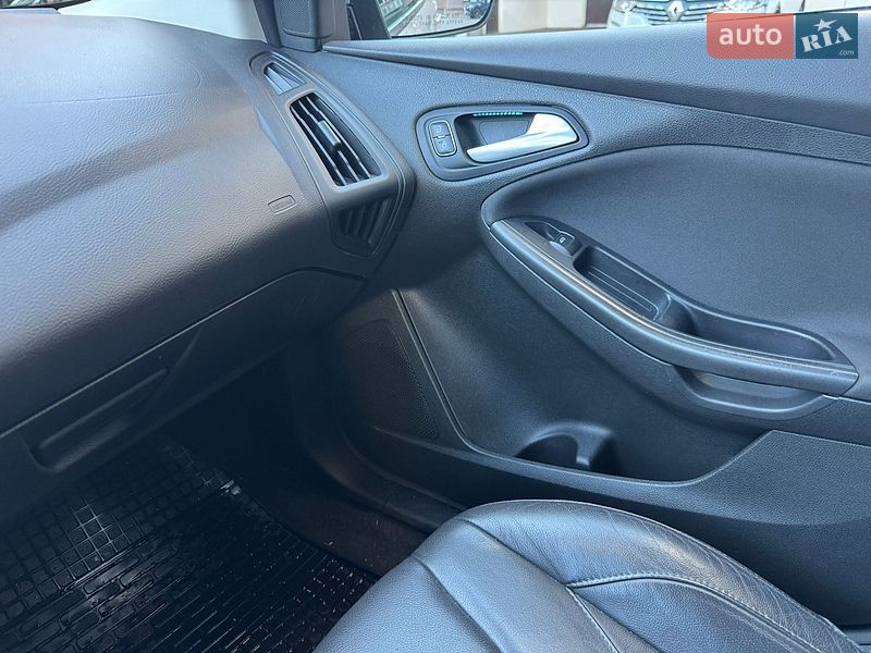 Хэтчбек Ford Focus 2016 в Киеве