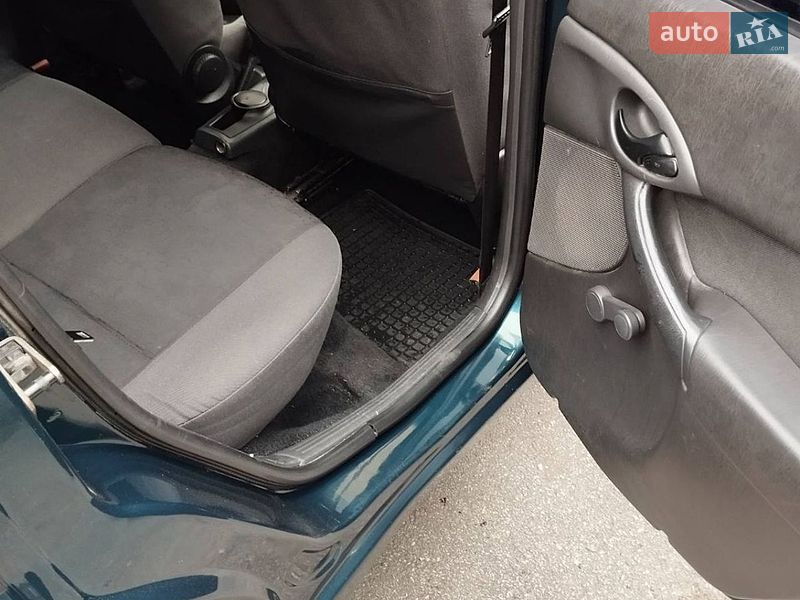 Седан Ford Focus 2004 в Лозовой