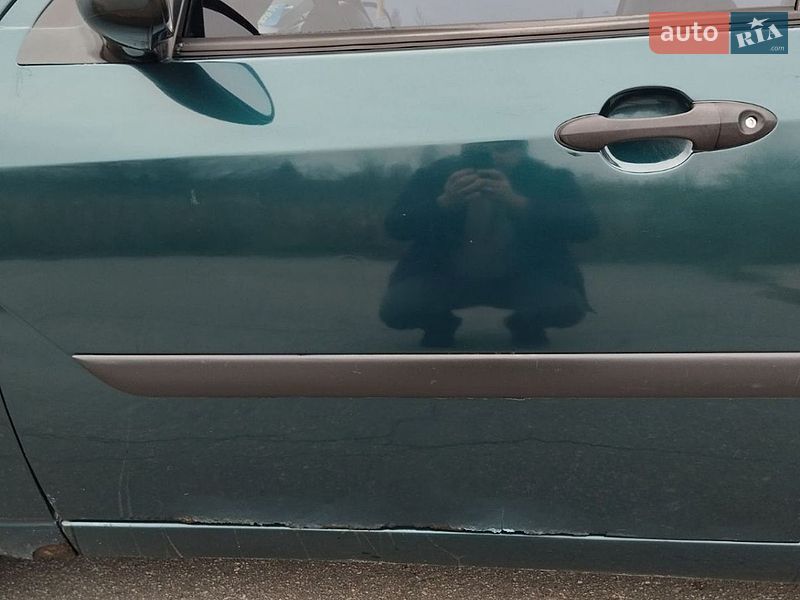 Седан Ford Focus 2004 в Лозовой