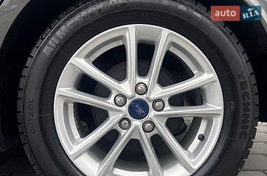Хэтчбек Ford Focus 2015 в Днепре