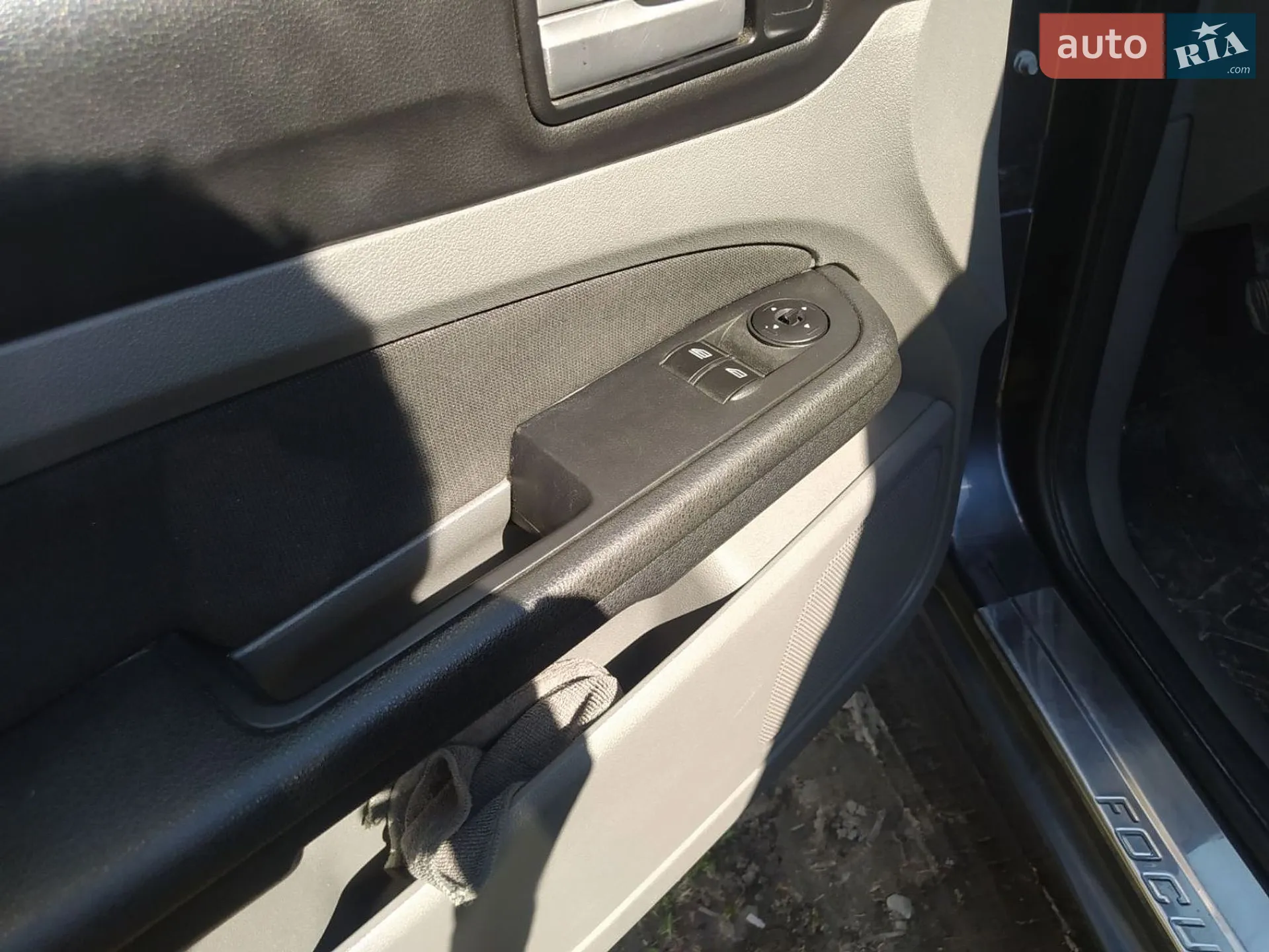 2010 Ford Focus - мініатюра 14