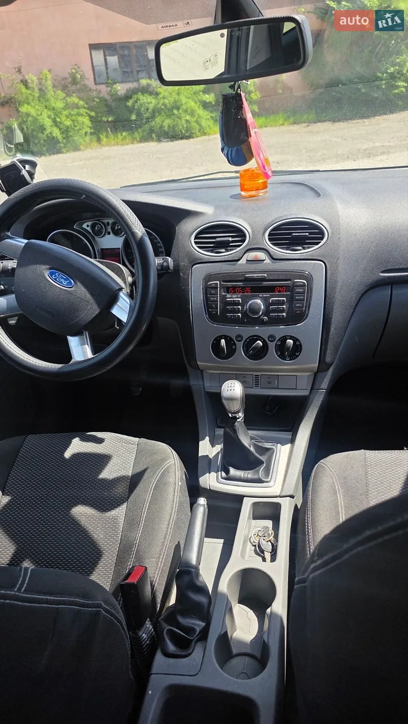 2010 Ford Focus - мініатюра 16