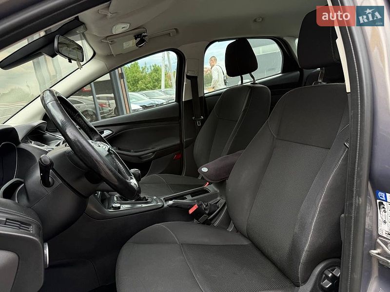 Седан Ford Focus 2015 в Львові