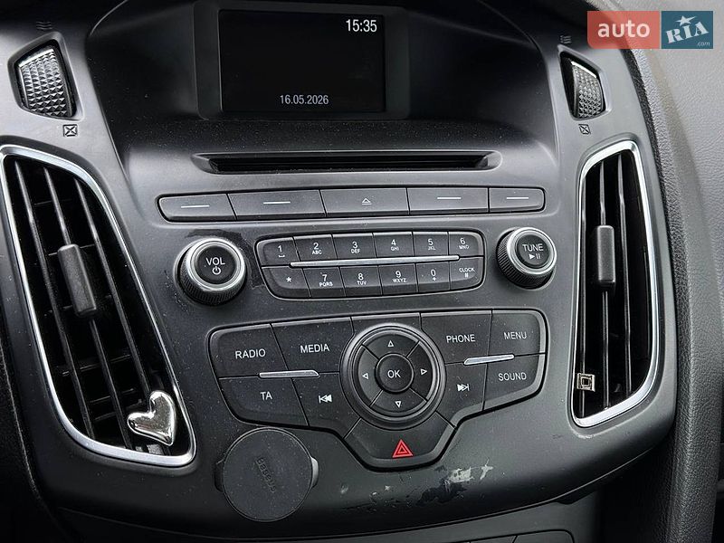 Седан Ford Focus 2015 в Львові
