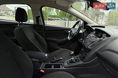 Седан Ford Focus 2015 в Львові