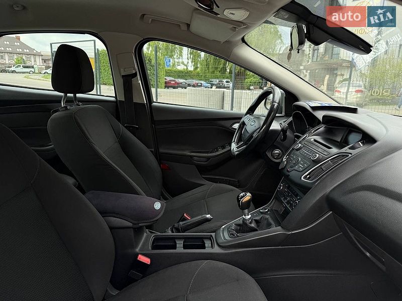 Седан Ford Focus 2015 в Львові