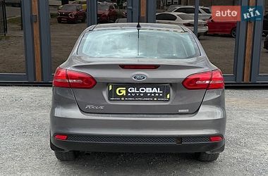 Седан Ford Focus 2015 в Львові