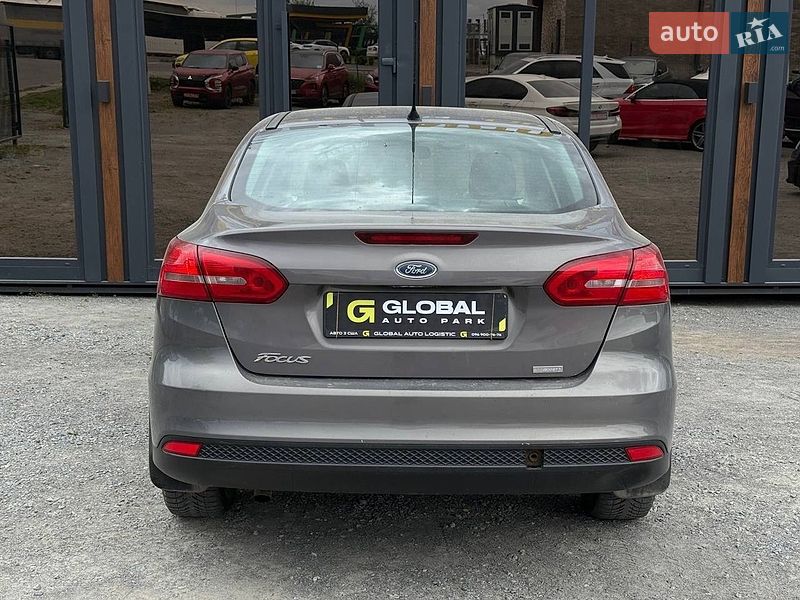 Седан Ford Focus 2015 в Львові