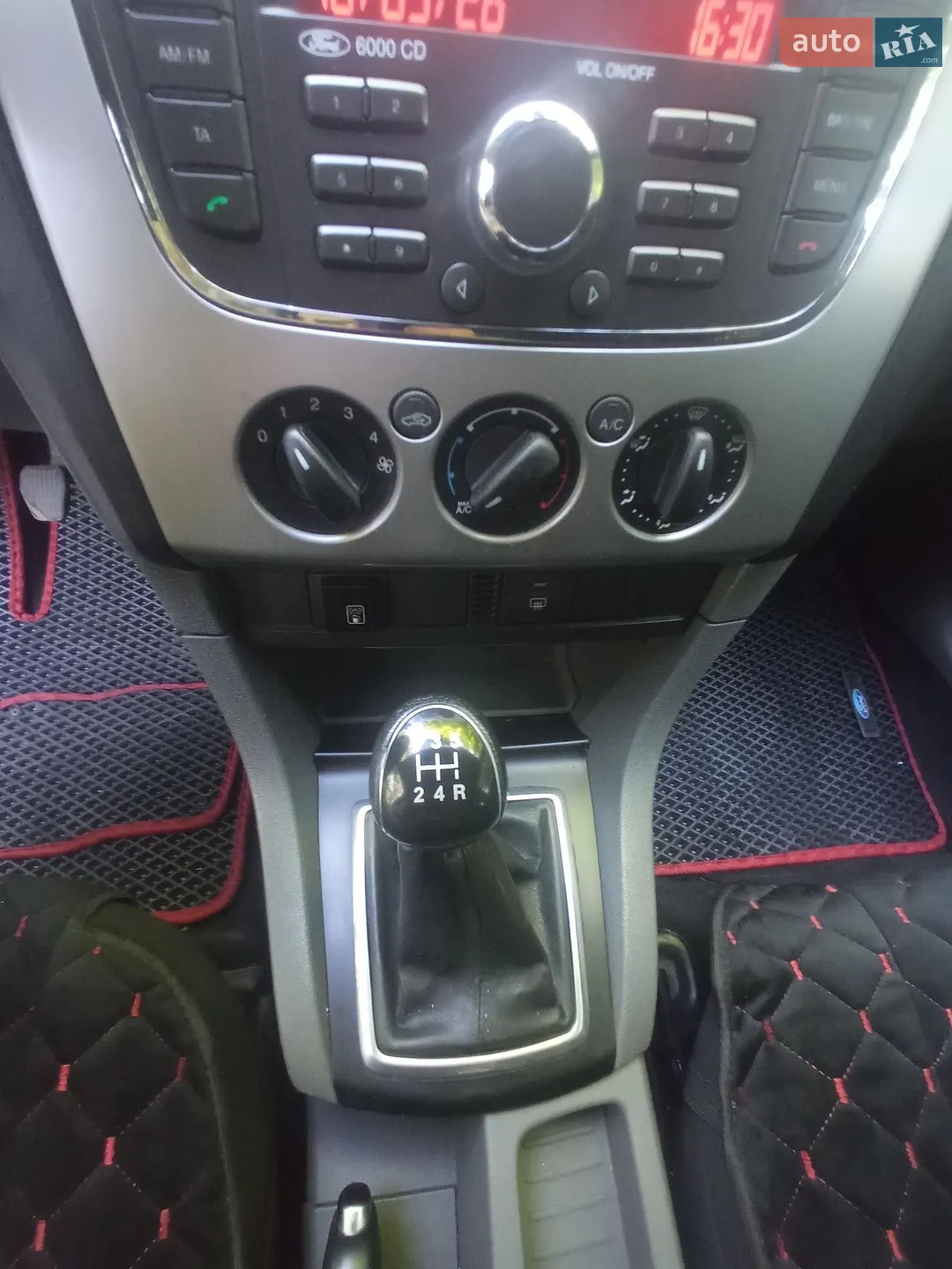 2011 Ford Focus - мініатюра 16