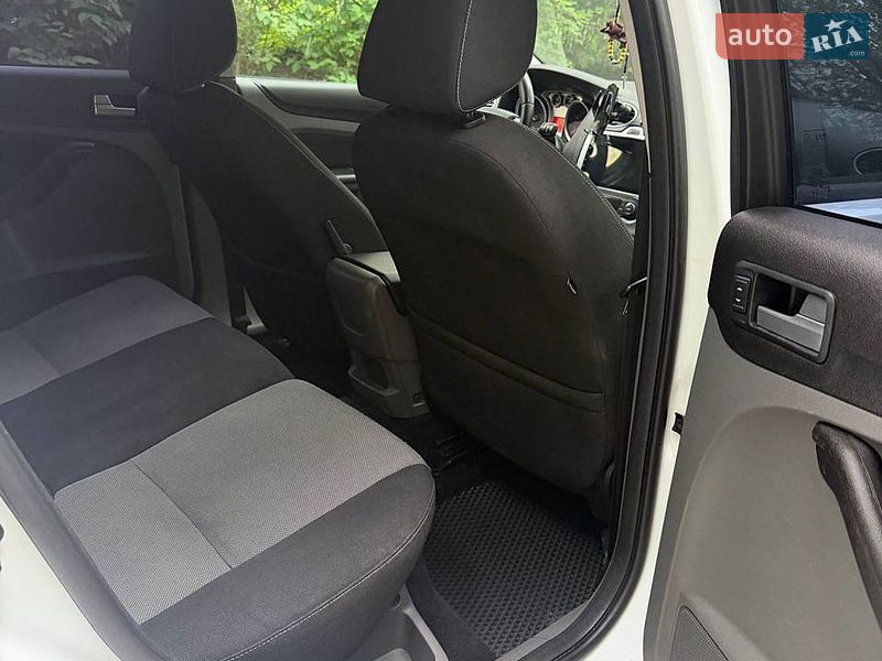 Хэтчбек Ford Focus 2010 в Львове