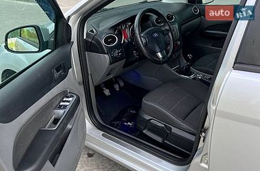 Хетчбек Ford Focus 2008 в Новояворівську