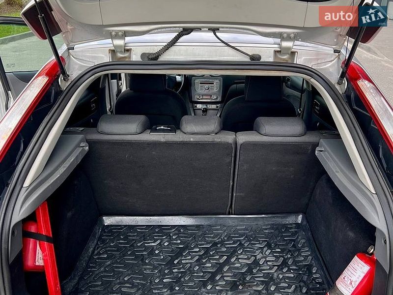 Хетчбек Ford Focus 2008 в Новояворівську