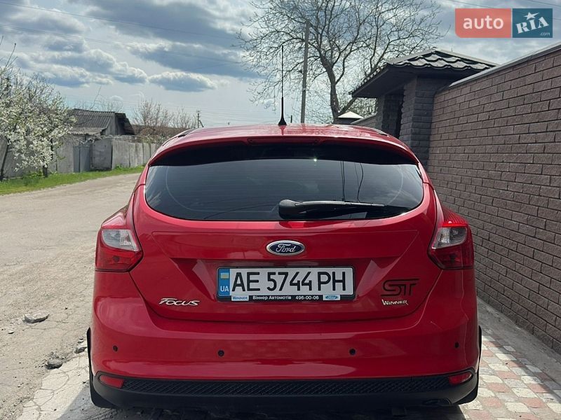 Хэтчбек Ford Focus 2012 в Днепре
