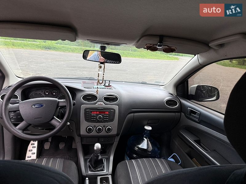 Универсал Ford Focus 2010 в Великих Мостах