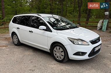 Универсал Ford Focus 2010 в Великих Мостах